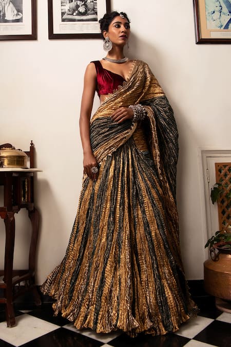 Jain Saree House - How could you not have this lovely❤ saree in the color  of the year 2020? While the soft fabric feels great on your skin, the saree  with minimal