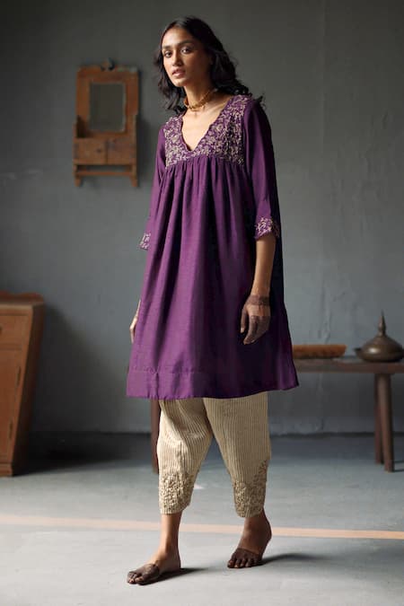 Shorshe Clothing_White Kurta Raw Silk, Lining Shantoon, Salwar Tissue Embroidered Anarkali Set _Online_at_Aza_Fashions