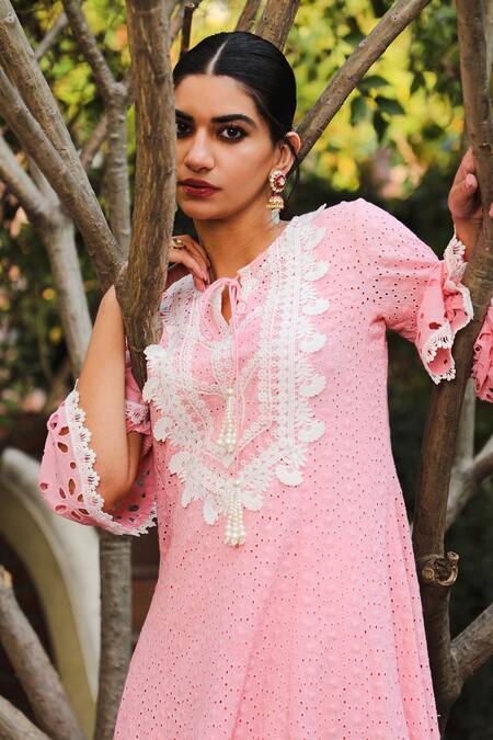 Buy_Enaarah_Pink Embroidered Thread Work Notched Bell Sleeve Kurta Sharara Set _Online_at_Aza_Fashions