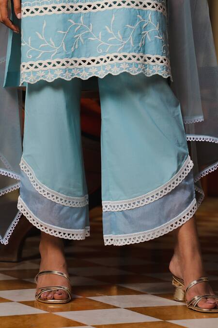 Buy_Enaarah_Blue Embroidered Thread Work Notched Talia Cotton Kurta Palazzo Set _Online_at_Aza_Fashions