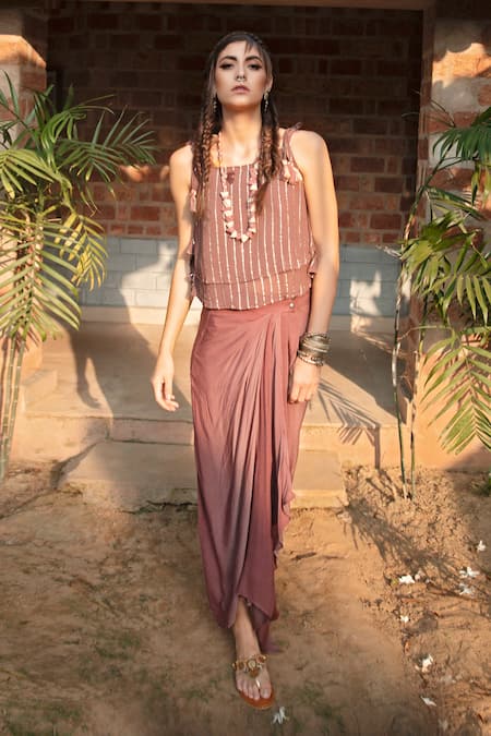 Enech Embellished Top & Skirt Set 