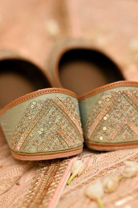 Coral Haze Green Embroidered Escada Juttis at Aza Fashions Coral Haze_Green Embroidered Escada Juttis_at_Aza_Fashions