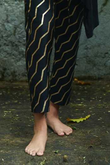 Shop Ezra Black Chevron Print Cigrette Pant at Aza Fashions Shop_Ezra_Black Chevron Print Cigrette Pant_at_Aza_Fashions