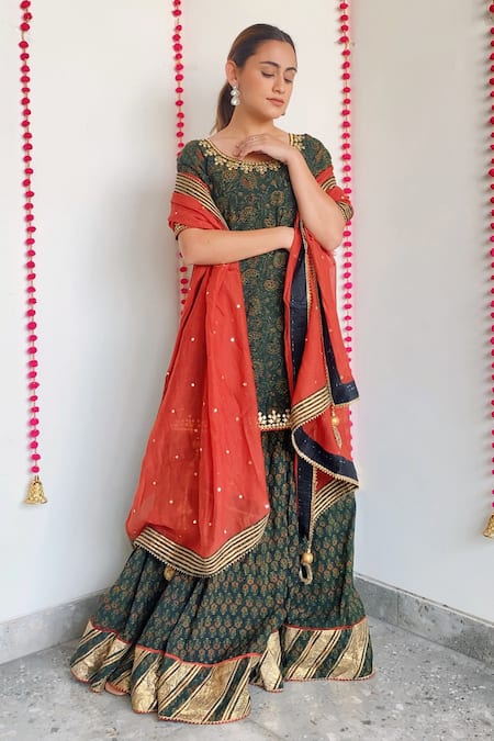 Shrutkirti Floral Print Top Lehenga Set 