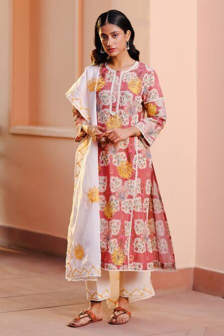 Buy_Sage Saga_Peach Lawn Cotton Floral Motifs Round Maham Print Kurta_Online_at_Aza_Fashions
