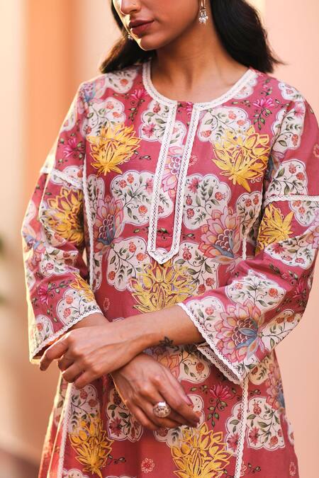 Sage Saga_Peach Lawn Cotton Floral Motifs Round Maham Print Kurta_at_Aza_Fashions