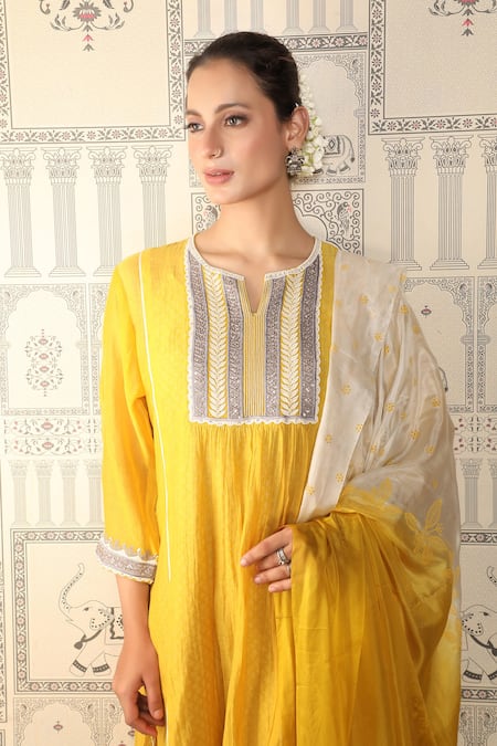 Buy_Falguni.Foram_Yellow Dupatta Silk, Kurta And Pant Chanderi Silk, Slip Block Printed Mal Set _Online_at_Aza_Fashions