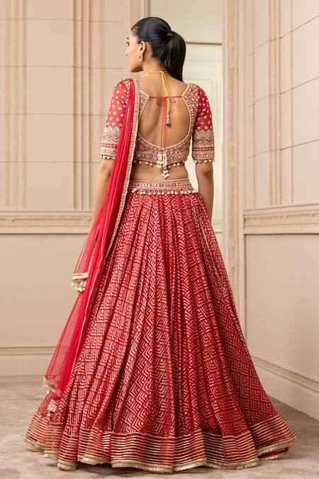 Shop Tarun Tahiliani Red Silk Organza Brocade Geometric Round Lehenga Set at Aza Fashions Shop_Tarun Tahiliani_Red Silk Organza Brocade Geometric Round Lehenga Set_at_Aza_Fashions