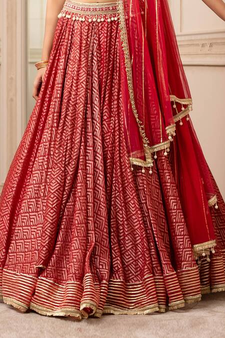 Shop Tarun Tahiliani Red Silk Organza Brocade Geometric Round Lehenga Set Online at Aza Fashions Shop_Tarun Tahiliani_Red Silk Organza Brocade Geometric Round Lehenga Set_Online_at_Aza_Fashions