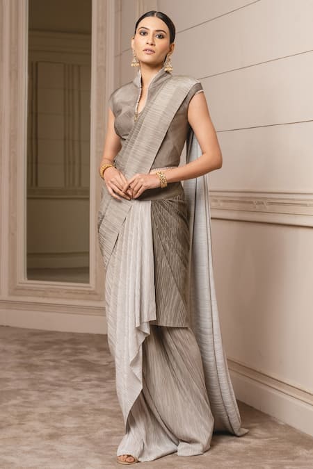 Metallic Gold Pure Tissue Silk Saree | Set saree, Indian fashion, Saree