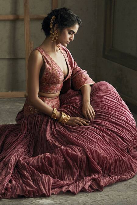 Shop Tarun Tahiliani Pink Chanderi, Brocade V Neck Bridal Lehenga Set at Aza Fashions Shop_Tarun Tahiliani_Pink Chanderi, Brocade V Neck Bridal Lehenga Set_at_Aza_Fashions