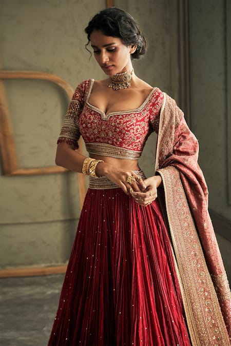 Tarun Tahiliani_Maroon Chanderi Leaf Neck Crushed Bridal Lehenga Set _Online_at_Aza_Fashions