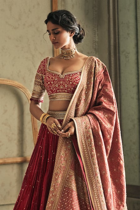 Buy_Tarun Tahiliani_Maroon Chanderi Leaf Neck Crushed Bridal Lehenga Set _Online_at_Aza_Fashions