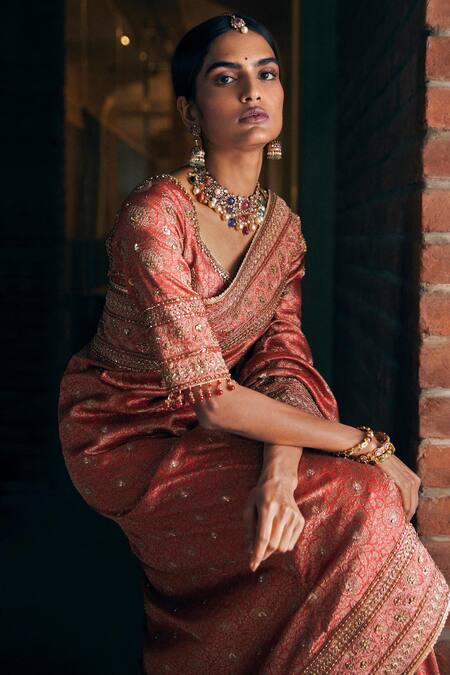 Shop Tarun Tahiliani Red Brocade V Neck Meenakari Kundan Saree at Aza Fashions Shop_Tarun Tahiliani_Red Brocade V Neck Meenakari Kundan Saree_at_Aza_Fashions
