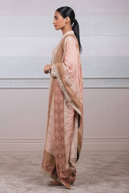 Buy_Tarun Tahiliani_Pink Silk Chiffon Mandarin Collar Chikankari Embroidered Kurta Set_Online_at_Aza_Fashions
