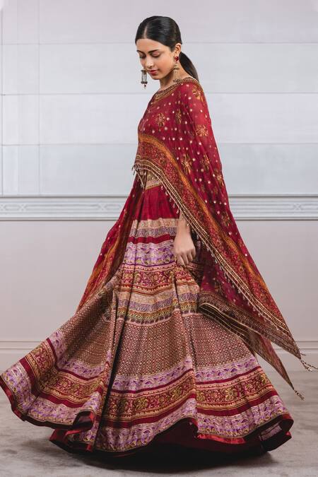 Tarun Tahiliani_Red Blouse Silk, Lehenga Chanderi Round Printed Cape Set_Online_at_Aza_Fashions