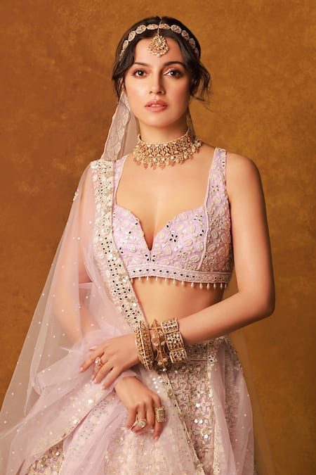 This Manish Malhotra Bride Wore A Baby Pink Crystal 'Lehenga' With Diamond  Jewellery On Her Wedding | Pink bridal lehenga, Indian wedding dress,  Latest bridal lehenga