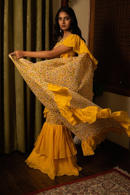 Shop_Kalakaari By Sagarika_Yellow Lehenga Printed Floral Straight Ruffle Saree Set _at_Aza_Fashions