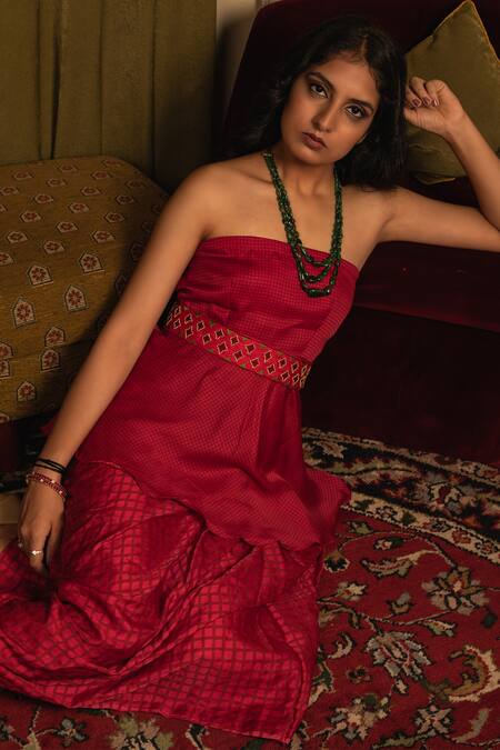 Shop Kalakaari By Sagarika Red Belt , Blouse And Skirt Modal Checkered Printed Bandeau Top & Set at Aza Fashions Shop_Kalakaari By Sagarika_Red Belt , Blouse And Skirt Modal Checkered Printed Bandeau Top & Set _at_Aza_Fashions