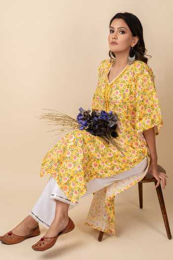 Buy Kalakaari By Sagarika Yellow Cotton Floral V Neck Printed Kaftan And Pant Set Online at Aza Fashions Buy_Kalakaari By Sagarika_Yellow Cotton Floral V Neck Printed Kaftan And Pant Set _Online_at_Aza_Fashions