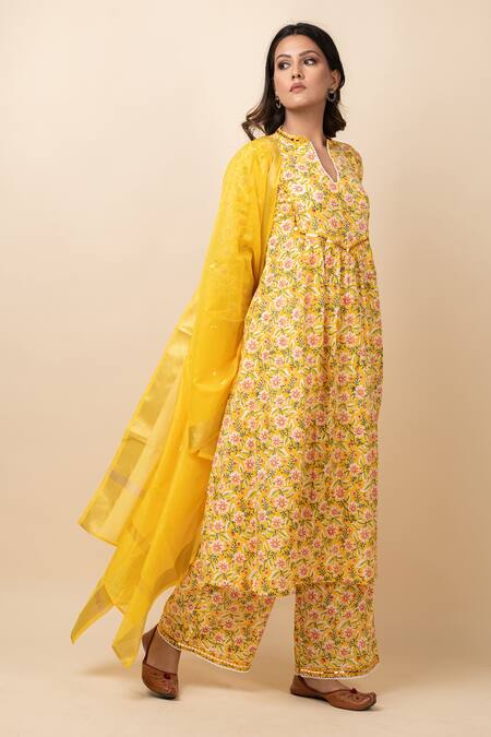 Kalakaari By Sagarika Yellow Dupatta Chanderi, Kurta And Pant Cotton Floral Notched Printed Set Online at Aza Fashions Kalakaari By Sagarika_Yellow Dupatta Chanderi, Kurta And Pant Cotton Floral Notched Printed Set_Online_at_Aza_Fashions