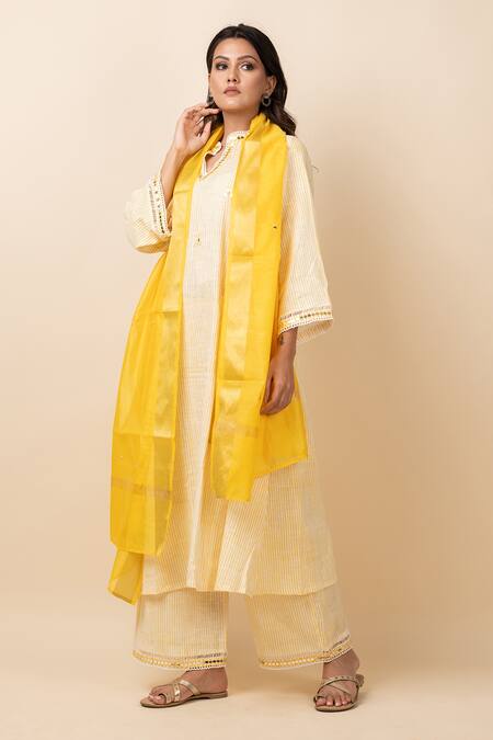 Shop_Kalakaari By Sagarika_Yellow Dupatta Chanderi, Kurta And Pant Cotton Striped Notched Set_Online_at_Aza_Fashions