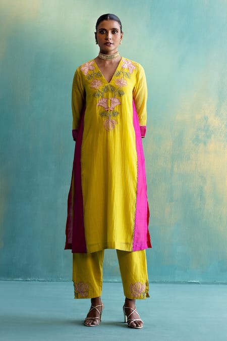 Buy_Shivani Bhargava_Yellow Handloom Chanderi Aari, Bead V Neck Colorblock Kurta _Online_at_Aza_Fashions