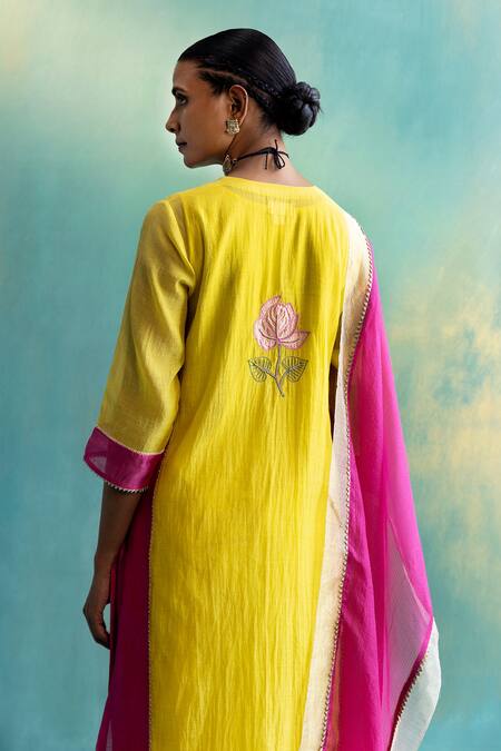 Shop_Shivani Bhargava_Yellow Handloom Chanderi Aari, Bead V Neck Colorblock Kurta _Online_at_Aza_Fashions