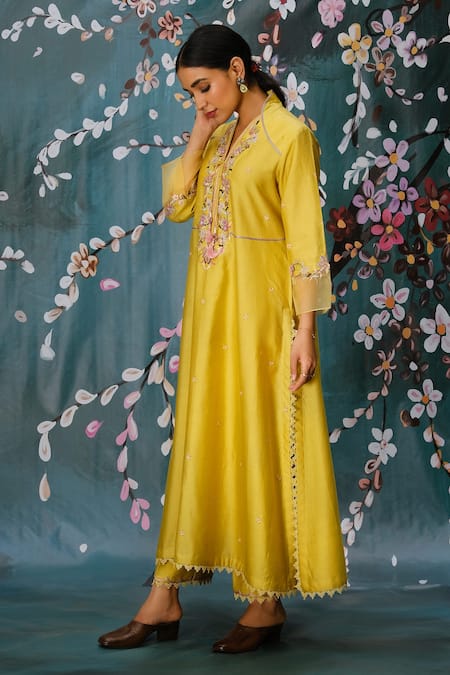 Label Niti Bothra Yellow Organza, Chanderi Silk Thread Work Floral Embroidered Kurta And Palazzo Set Online at Aza Fashions Label Niti Bothra_Yellow Organza, Chanderi Silk Thread Work Floral Embroidered Kurta And Palazzo Set _Online_at_Aza_Fashions