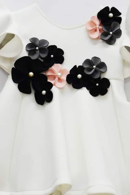 Fayon Kids_White Lycra Fabric Flowers Floral Applique Dress _Online_at_Aza_Fashions