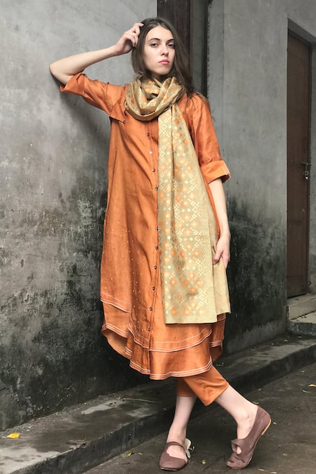 I am Design Orange Satin Linen Round Silk Embellished Kurta And Pant Set 