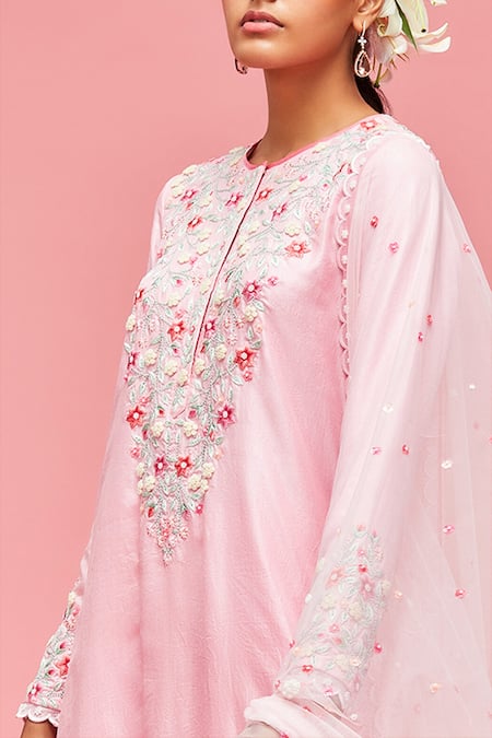 Buy Nachiket Barve Pink Dupatta Tulle, Kurta Chanderi, Lining Shantoon Floral Embroidered Set Online at Aza Fashions Buy_Nachiket Barve_Pink Dupatta Tulle, Kurta Chanderi, Lining Shantoon Floral Embroidered Set _Online_at_Aza_Fashions