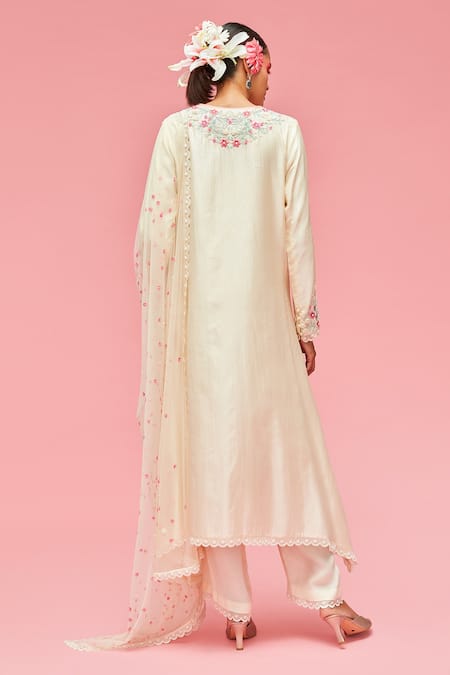 Shop Nachiket Barve White Dupatta Tulle, Kurta Chanderi, Lining Shantoon Floral Embroidered Set at Aza Fashions Shop_Nachiket Barve_White Dupatta Tulle, Kurta Chanderi, Lining Shantoon Floral Embroidered Set _at_Aza_Fashions