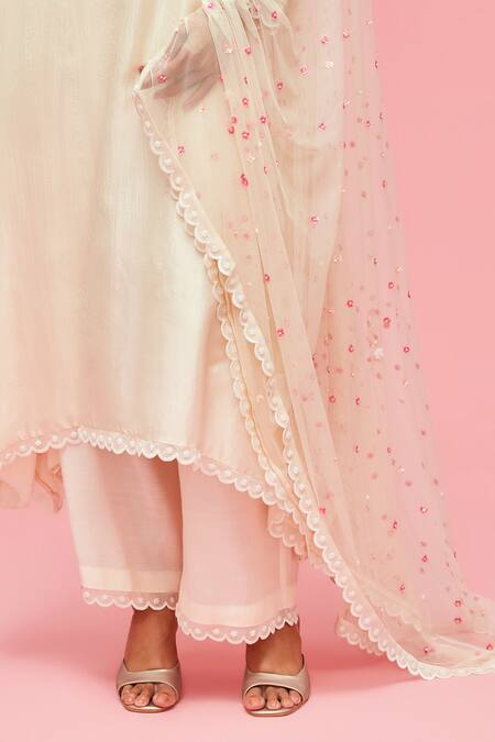 Shop Nachiket Barve White Dupatta Tulle, Kurta Chanderi, Lining Shantoon Floral Embroidered Set Online at Aza Fashions Shop_Nachiket Barve_White Dupatta Tulle, Kurta Chanderi, Lining Shantoon Floral Embroidered Set _Online_at_Aza_Fashions