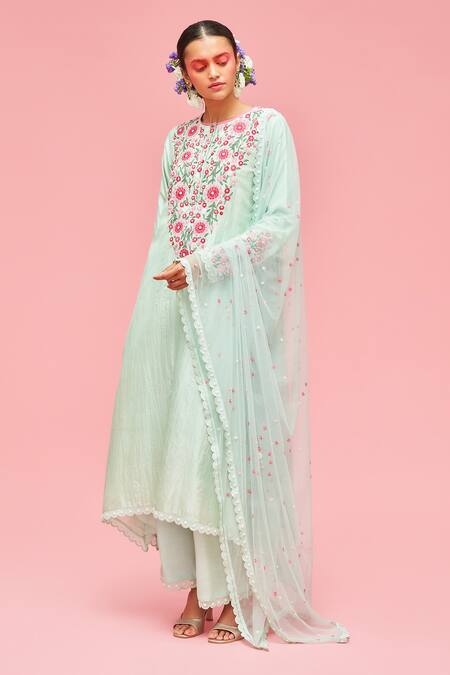 Buy Nachiket Barve Green Dupatta Tulle, Kurta Chanderi, Lining Shantoon Floral Embroidered Set Online at Aza Fashions Buy_Nachiket Barve_Green Dupatta Tulle, Kurta Chanderi, Lining Shantoon Floral Embroidered Set _Online_at_Aza_Fashions