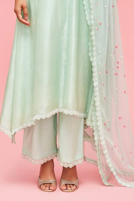 Nachiket Barve Green Dupatta Tulle, Kurta Chanderi, Lining Shantoon Floral Embroidered Set at Aza Fashions Nachiket Barve_Green Dupatta Tulle, Kurta Chanderi, Lining Shantoon Floral Embroidered Set _at_Aza_Fashions