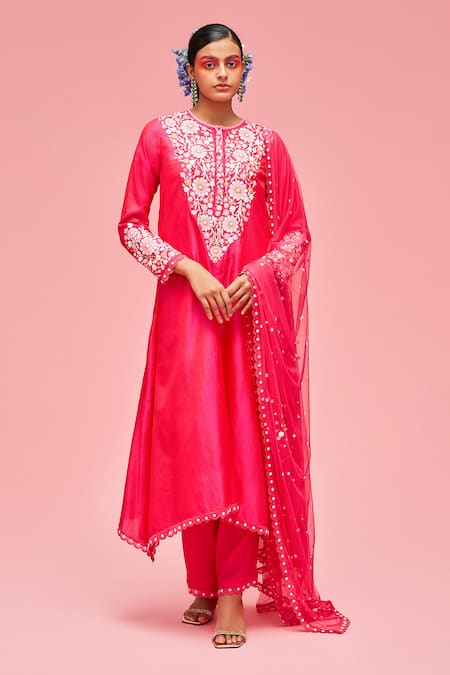Nachiket Barve Pink Dupatta Tulle, Kurta Chanderi, Lining Shantoon Floral Embroidered Set 