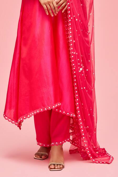 Shop Nachiket Barve Pink Dupatta Tulle, Kurta Chanderi, Lining Shantoon Floral Embroidered Set Online at Aza Fashions Shop_Nachiket Barve_Pink Dupatta Tulle, Kurta Chanderi, Lining Shantoon Floral Embroidered Set _Online_at_Aza_Fashions