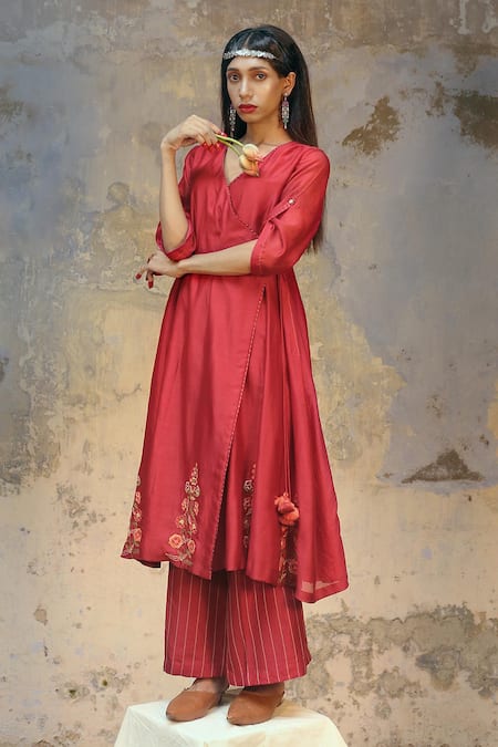 Shop_Chokhi Chorri_Red Silk Chanderi V Neck Angrakha And Pant Set _at_Aza_Fashions