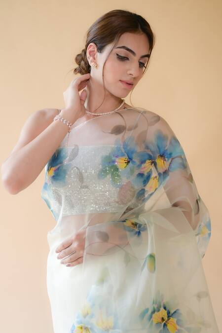 Fallon.Studio By Shruti Kaushik_Off White Imported Pure Silk Organza Hand Painted The Kashi Saree  _at_Aza_Fashions