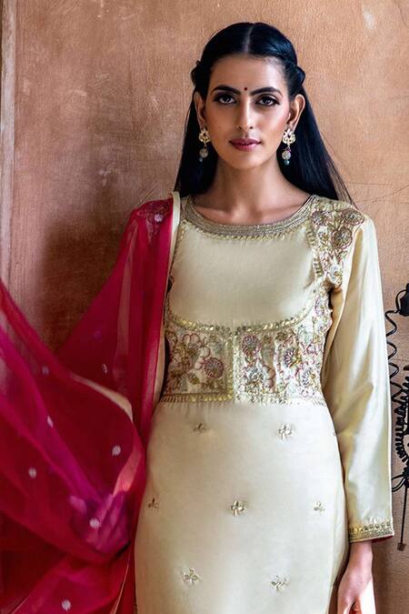 Buy_Kanika Sharma_White Silk, Net Round Kurta Set _Online_at_Aza_Fashions