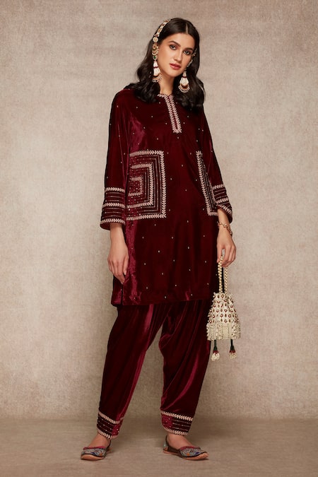 Ajiesh Oberoi Velvet Kurta & Salwar Set 