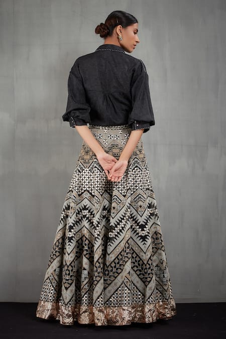 Latest Trendy Lehenga shirt unique style, Trending skirt with shirt designs  | Lehenga, Unique style, Fashion trends