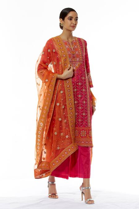 Kavita Bhartia_Pink Silk Notched Round Neck Embroidered Kurta Palazzo Set  _Online_at_Aza_Fashions