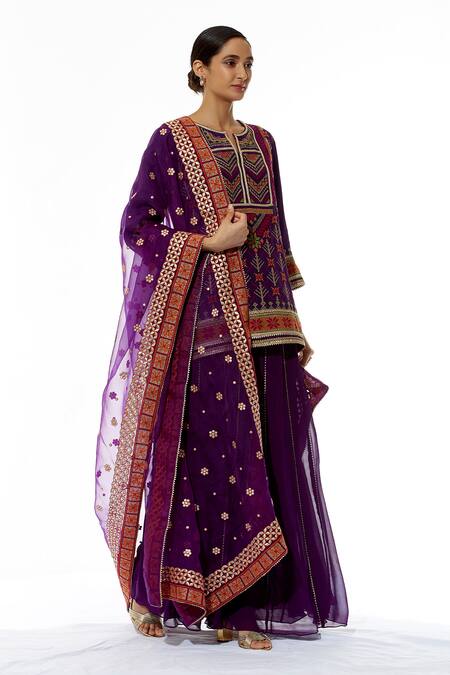 Kavita Bhartia_Purple Silk Notched Round Neck Embroidered Kurta Gharara Set  _Online_at_Aza_Fashions
