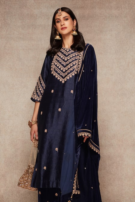 Buy_Ajiesh Oberoi_Blue Kurta Raw Silk, Palazzo And Dupatta Velvet Embroidered Set _Online_at_Aza_Fashions