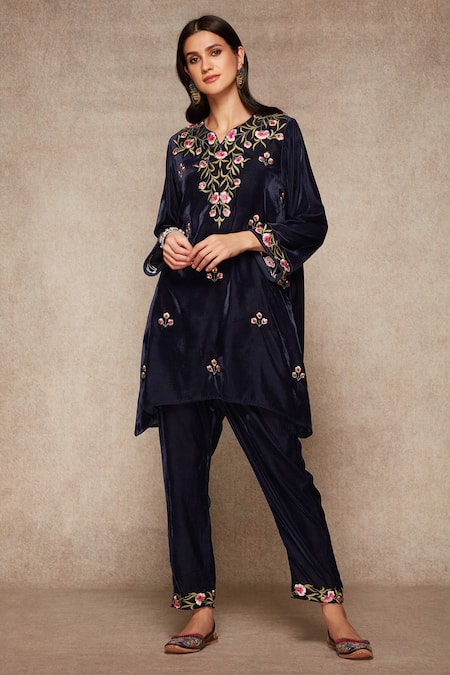 Ajiesh Oberoi Velvet Kurta & Salwar Set 