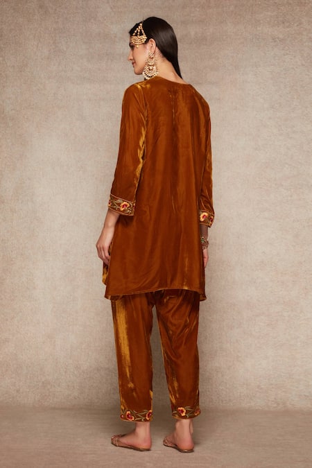 Shop_Ajiesh Oberoi_Gold Velvet Kurta And Salwar Set _at_Aza_Fashions
