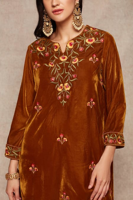 Shop_Ajiesh Oberoi_Gold Velvet Kurta And Salwar Set _Online_at_Aza_Fashions
