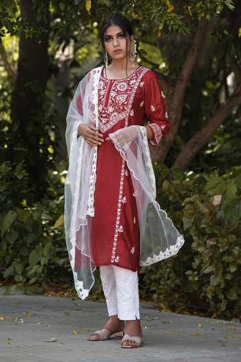 Buy Saksh Red Chikankari Kurta at Aza Fashions Buy_Saksh_Red Chikankari Kurta_at_Aza_Fashions